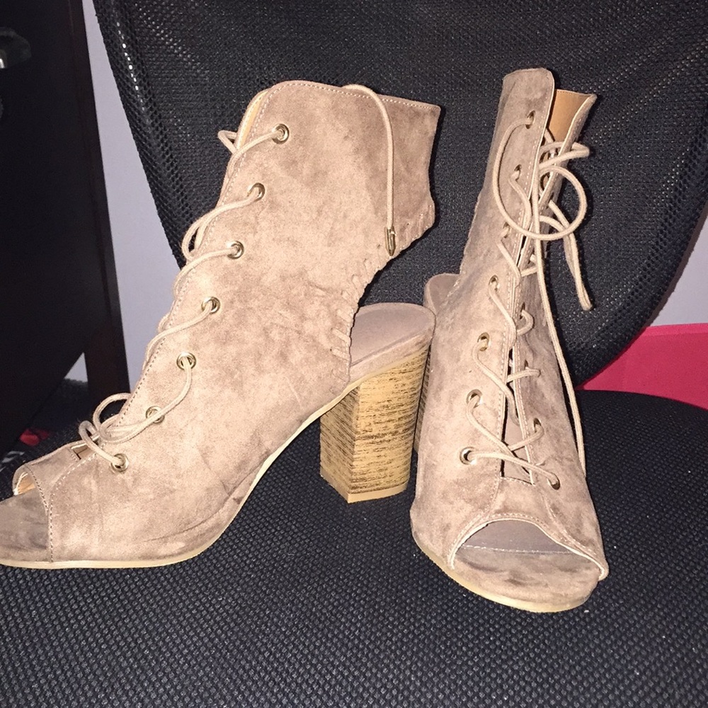 Tie up heels
